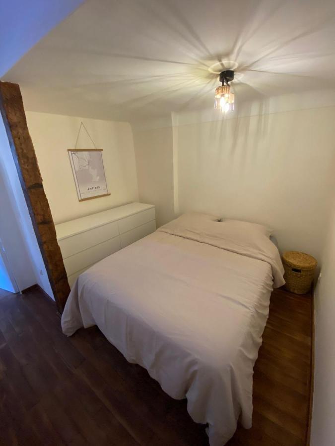 Apartment With Mediterranean Charm In The Heart Of The Provencal Market Antibes Extérieur photo