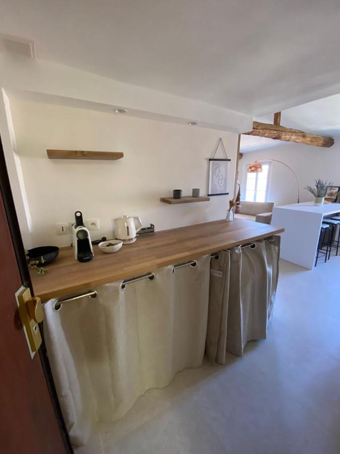 Apartment With Mediterranean Charm In The Heart Of The Provencal Market Antibes Extérieur photo