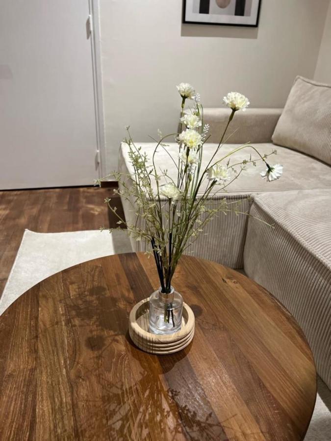 Apartment With Mediterranean Charm In The Heart Of The Provencal Market Antibes Extérieur photo
