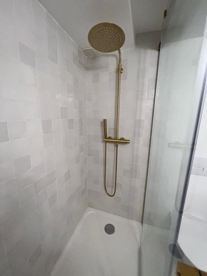 Apartment With Mediterranean Charm In The Heart Of The Provencal Market Antibes Extérieur photo
