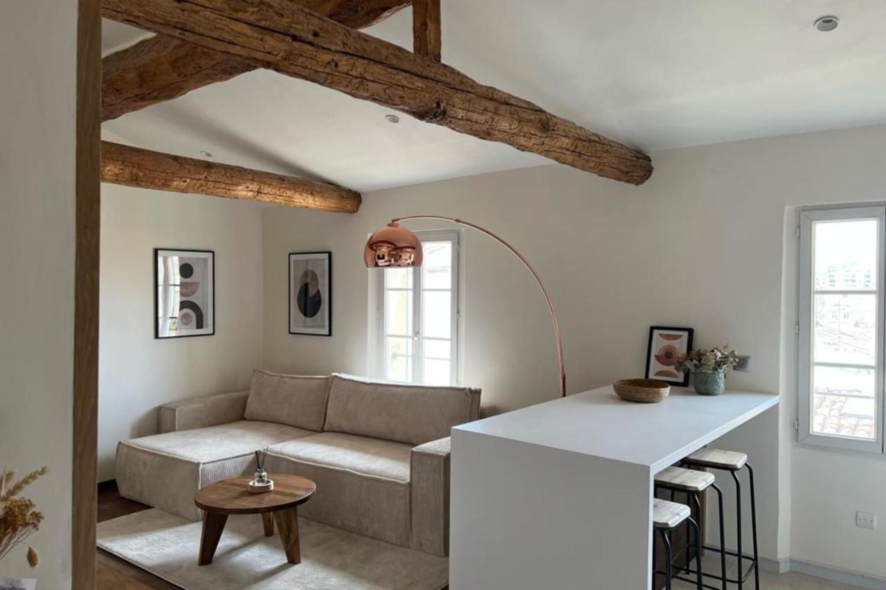 Apartment With Mediterranean Charm In The Heart Of The Provencal Market Antibes Extérieur photo