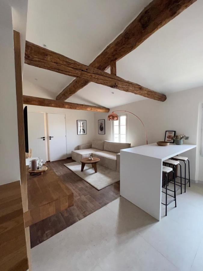 Apartment With Mediterranean Charm In The Heart Of The Provencal Market Antibes Extérieur photo