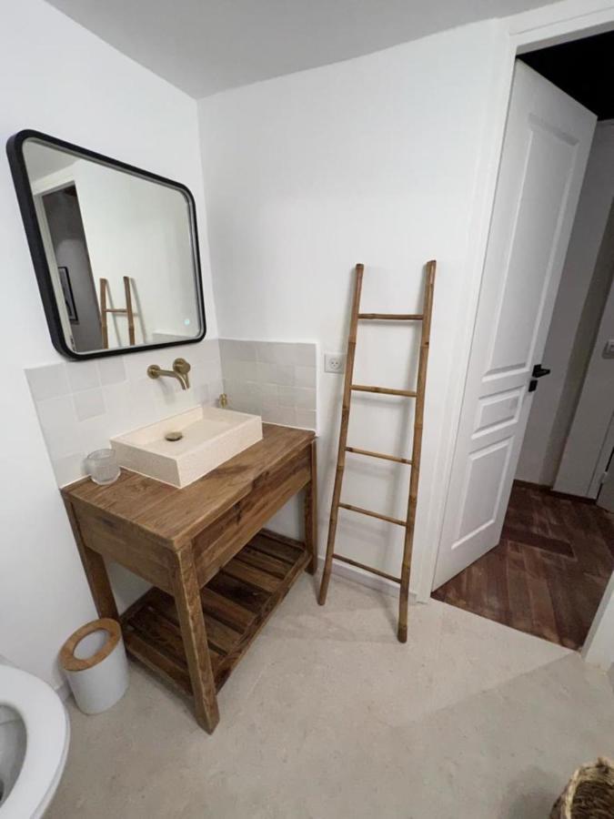 Apartment With Mediterranean Charm In The Heart Of The Provencal Market Antibes Extérieur photo